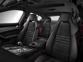 Porsche Panamera 4S - İç Tasarım